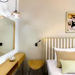 Ξενοδοχείο Ευριπίδης فندق *
